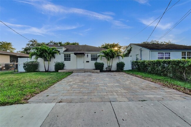 Building Photo - 4718 NW 15th Ave