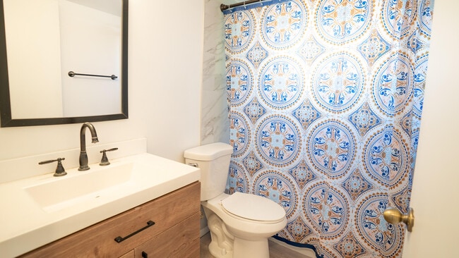 Building Photo - 136 NW 60th Ave