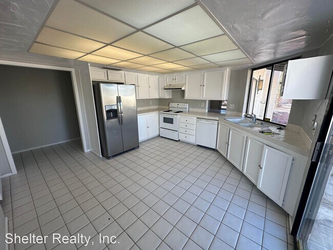 Building Photo - 3 br, 2 bath House - 4155 Blue Heron Court