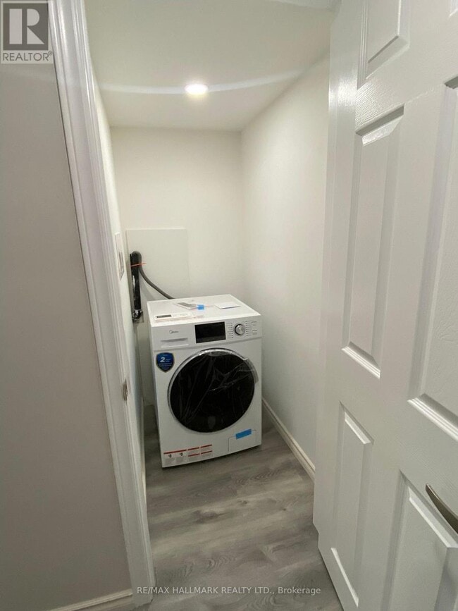 Building Photo - 142 Maguire Rd