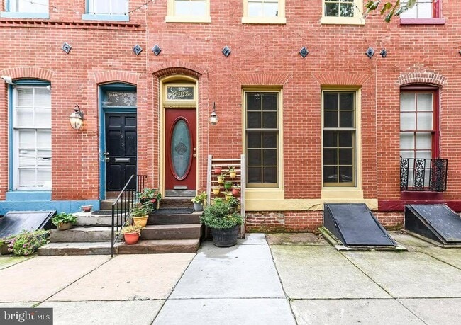 Building Photo - 1317 Hollins St