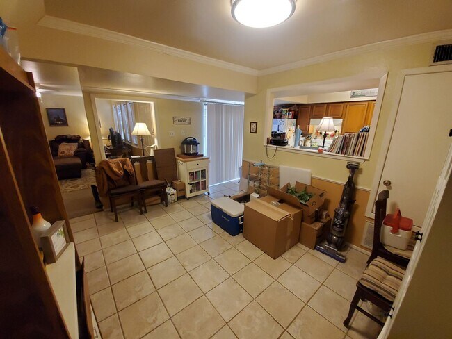 Foto del edificio - Bryan, 2 story, 2 bedroom / 1.5 baths, was...