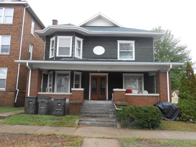 Building Photo - 229 N 2nd St