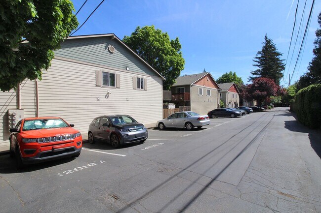 Building Photo - 12018 SE Bush St