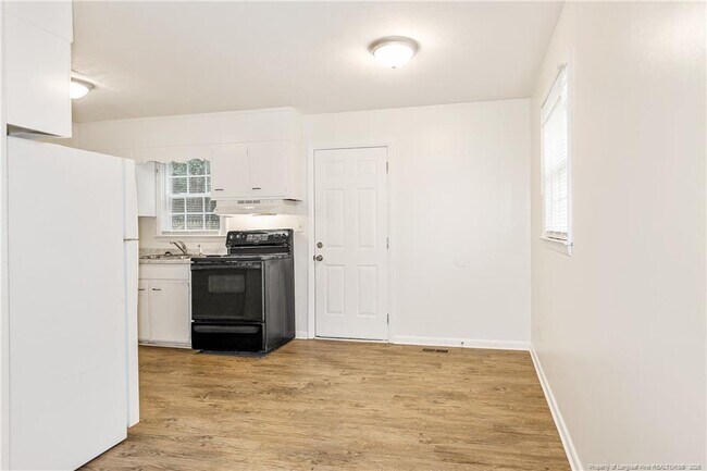 Foto del edificio - 816 Pilot Ave