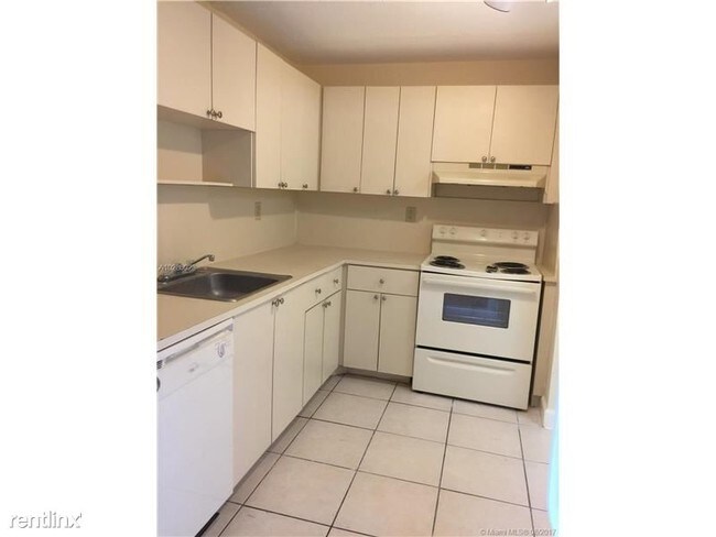 Foto del edificio - 2 br, 2 bath  - 9956 N Kendall Dr # 123-1