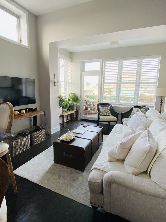 Foto del edificio - 744 N May St