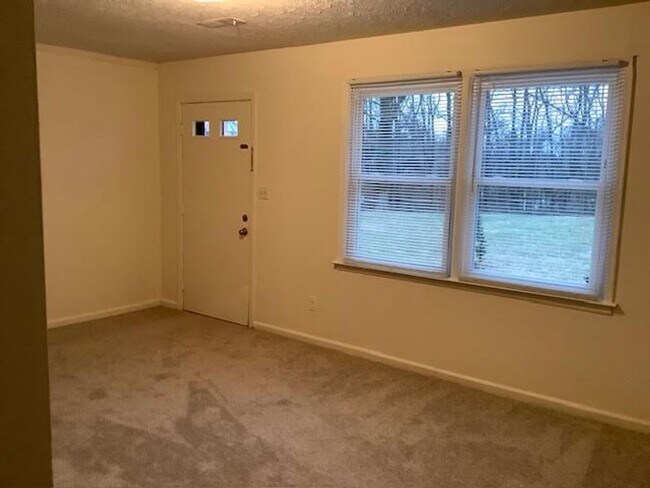 Foto del edificio - 1911 Rainbow Forest #3