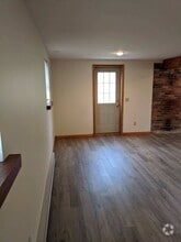Building Photo - 4250 E Lake Rd