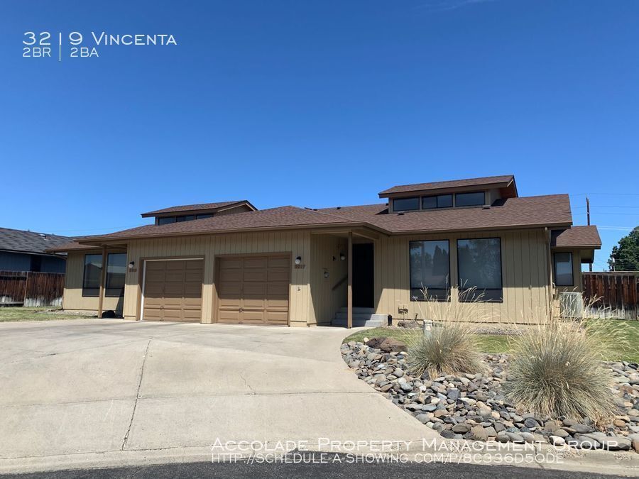 Primary Photo - 3219 Vincenta Dr