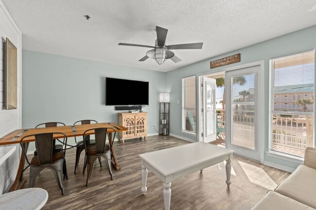 Building Photo - 3191 Scenic Hwy 98