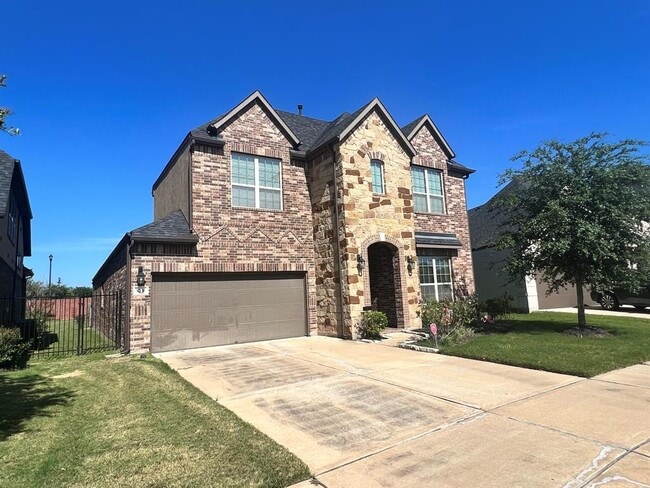 Foto del edificio - 5231 Pickford Grove Ln