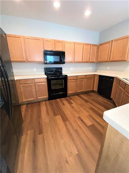 Building Photo - 3425 Fernview Dr