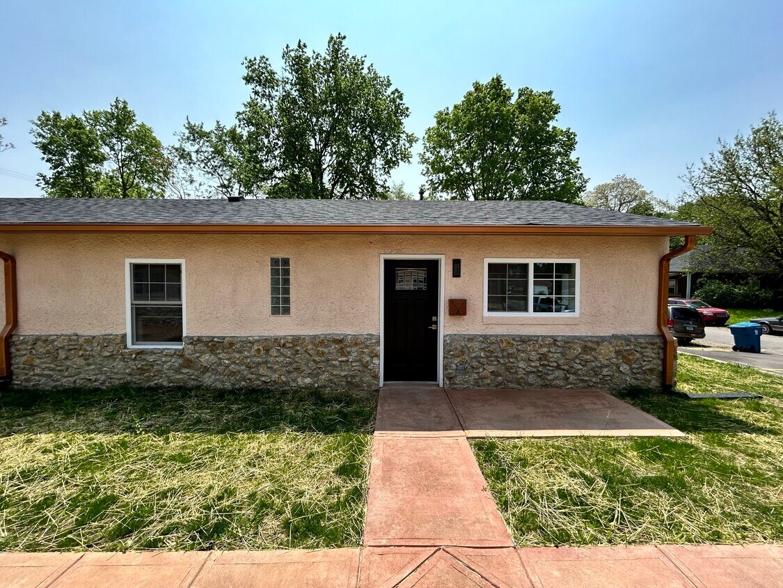 Primary Photo - 4409 Caroline Ave