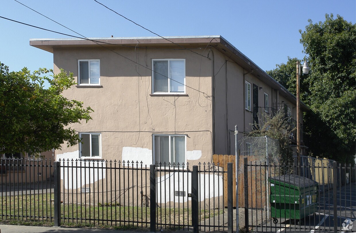 Building Photo - 9645-9651 Holly St