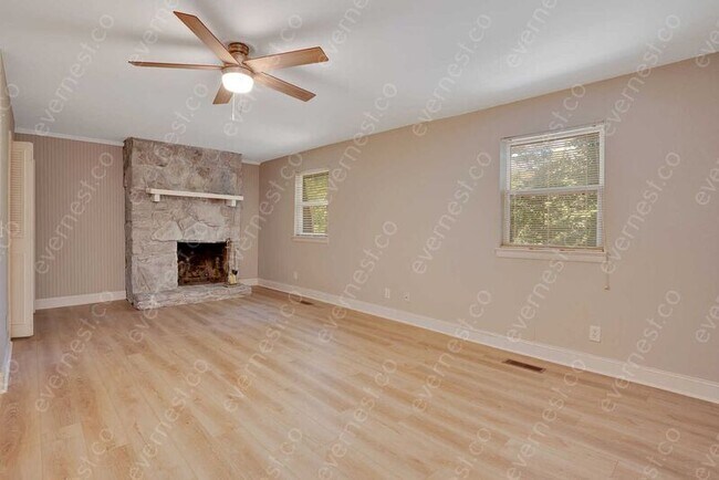 Building Photo - 1461 Palisades Rd