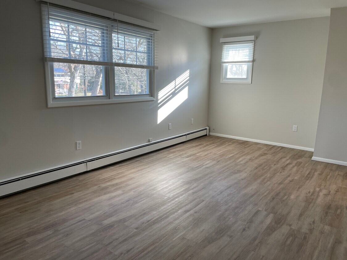 318 Dayton Ave Unit 1, Manorville, NY 11949 Apartments in Manorville