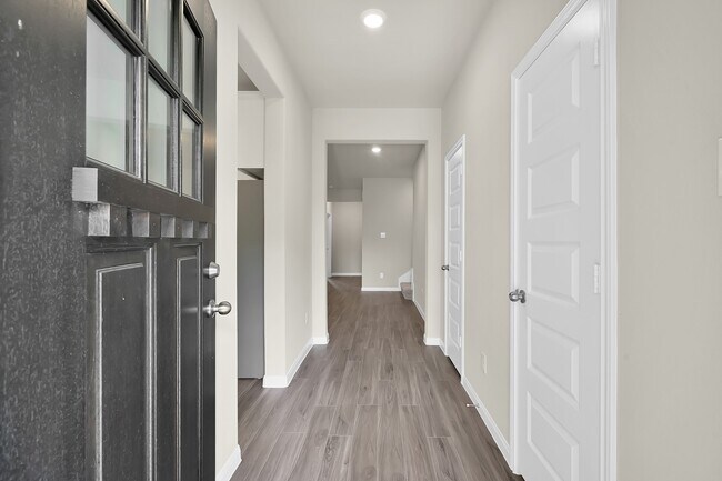 Foto del edificio - 3346 Torrey Pines Dr