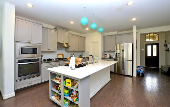 Foto del edificio - 9411 Heath River Ln