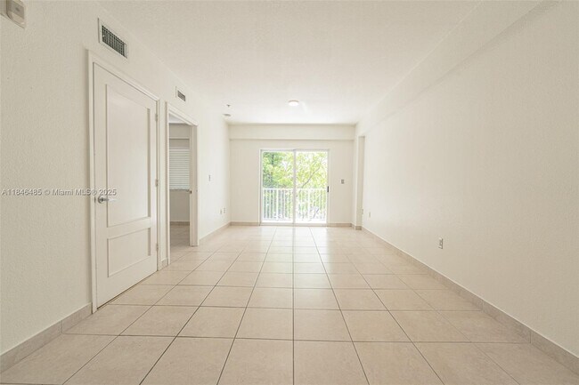 Foto del edificio - 2536 NW 24th St