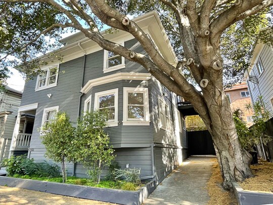 Primary Photo - 2306 Parker St