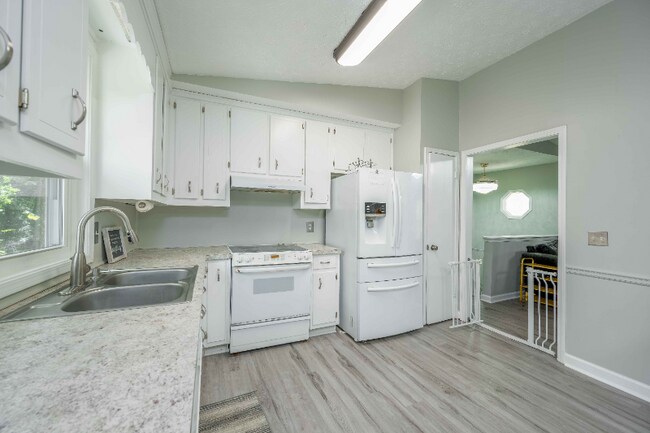 Foto del edificio - 4348 Bradley Dr SW