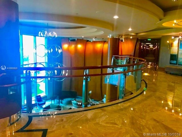 Foto del edificio - 8100 River Rd