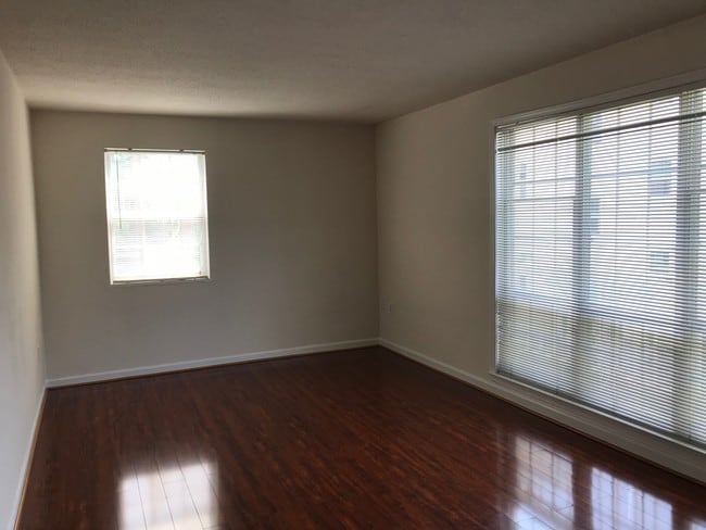 Living Rm/Dining Rm - 2905 Willston Pl