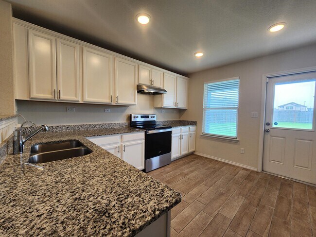 Foto del edificio - 6223 Windy Grn