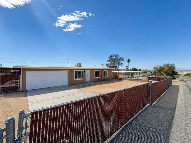 Foto del edificio - 6848 Quail Spring Ave