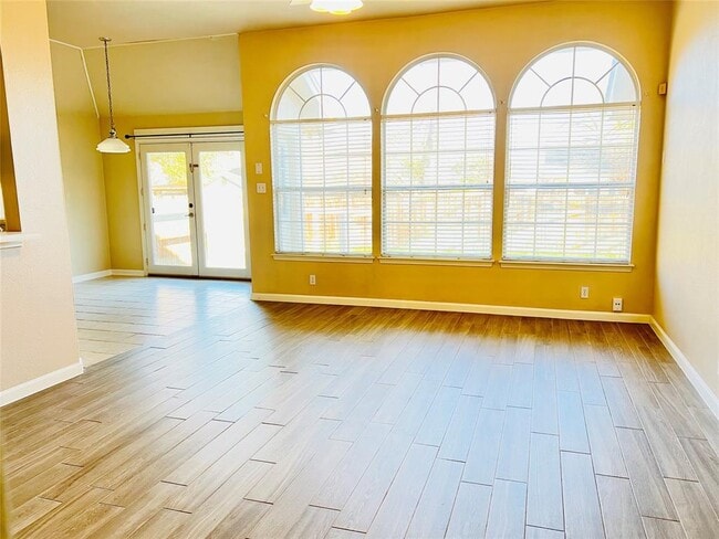 Foto del edificio - 8512 Hillrock Dr