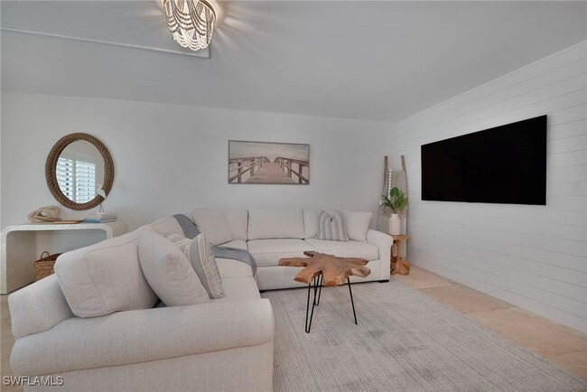 Foto del edificio - 1950 Gulf Shore Blvd N