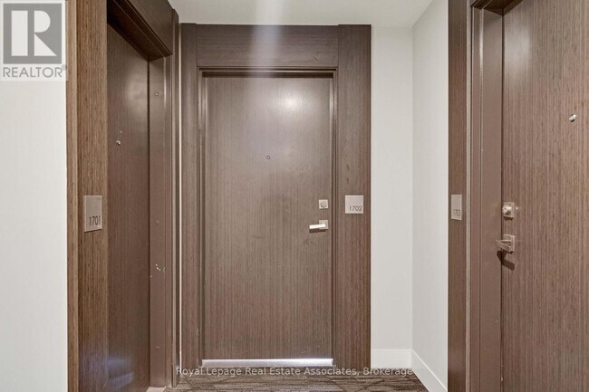 Photo du bâtiment - 15 Queen St S