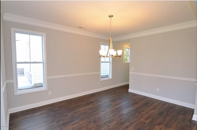 Building Photo - Beautiful 4 Bed Home on Masonboro Loop!