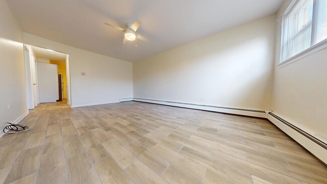 Foto del edificio - 2402 N 76th Ct