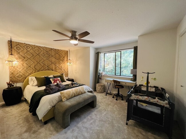 Building Photo - 26928 WA-525