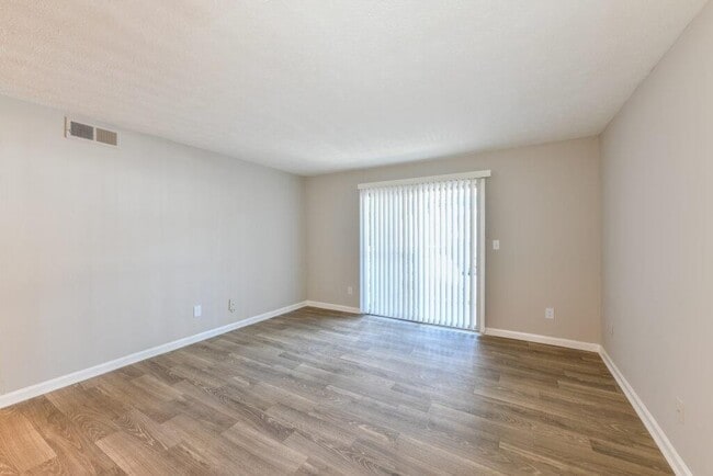 Foto del edificio - 1000 Belmont Park Dr SE