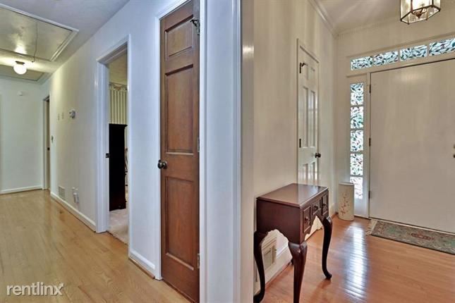 Foto del edificio - 3 br, 2 bath House - 2682 Bouldercrest Court