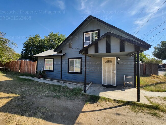 Building Photo - 5201 Pioneer Dr