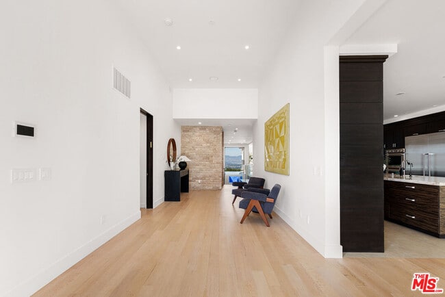 Building Photo - 3116 Elvido Dr