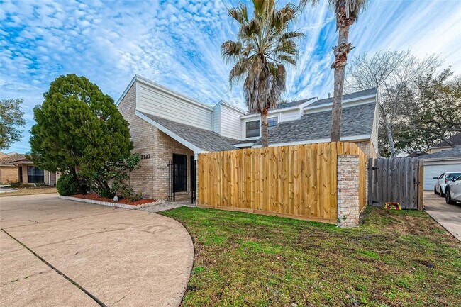 Foto del edificio - 3127 Ashfield Dr