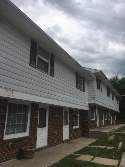 Foto principal - 4960 Hinsdale Ave