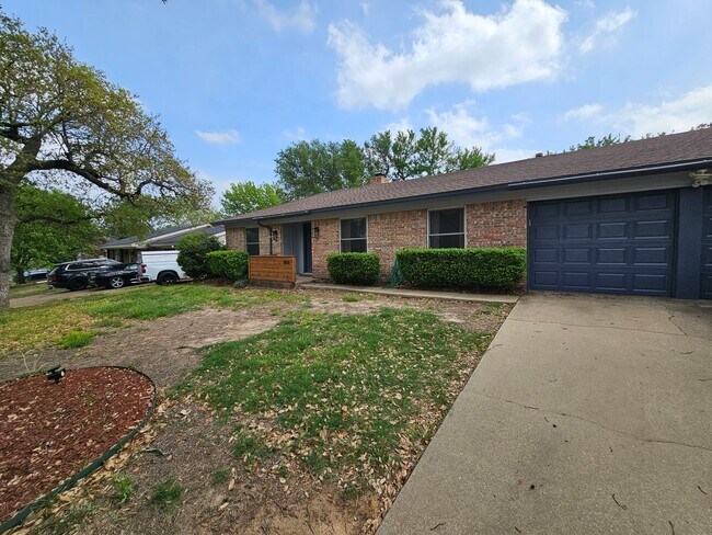 Foto del edificio - 1109 W Redbud Dr