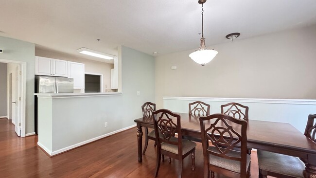 Foto del edificio - 5103 Woodland Ln