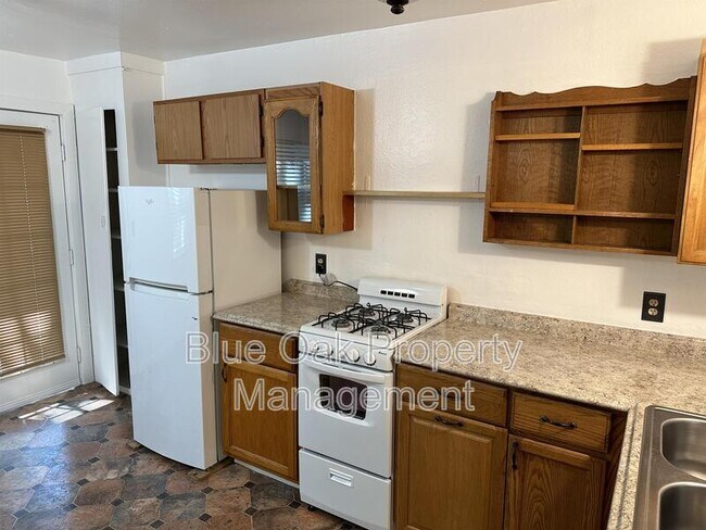 Foto del edificio - 422 W 17th St