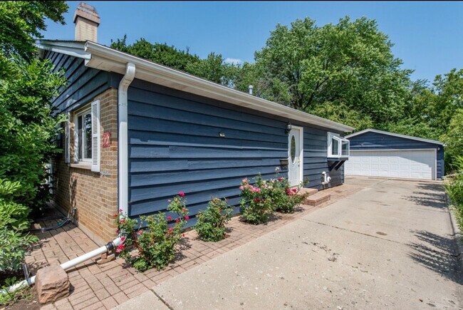 Foto del edificio - 327 N Garfield Ave