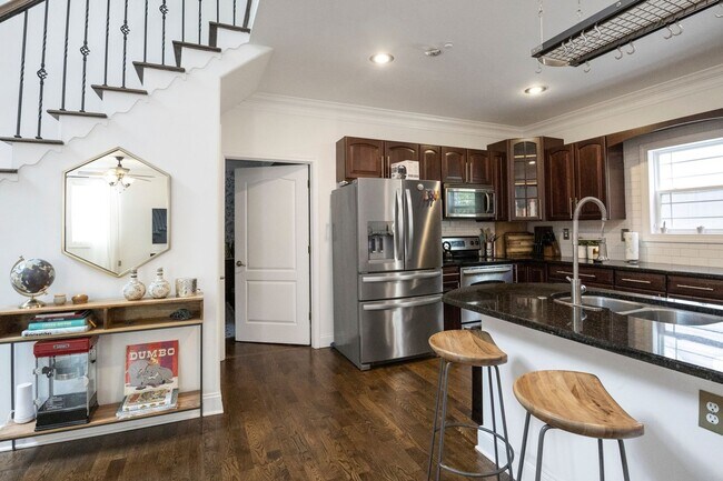 Building Photo - 2038 East Dr