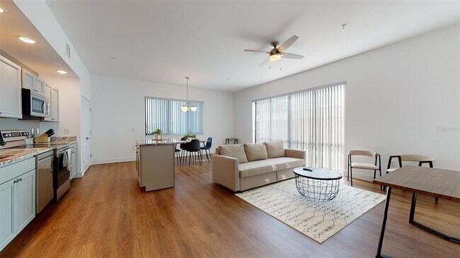 Building Photo - 100 N Dewey St