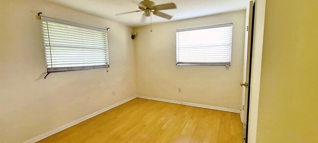 Building Photo - 1620 Rainbow Dr