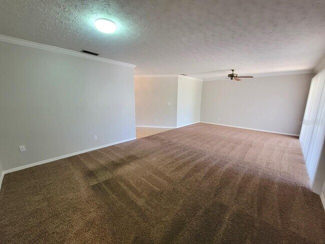 Foto del edificio - 7553 High Pines Ct